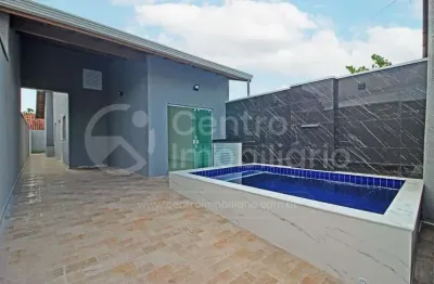 Casa à venda com piscina e 2 quartos em peruíbe, no bairro balneario sao joao batista