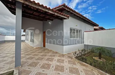 Casa com 2 quartos à venda no jardim Somar, Peruíbe 