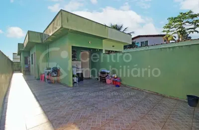 Casa à venda com 2 quartos em peruíbe, no bairro balneario sao joao batista