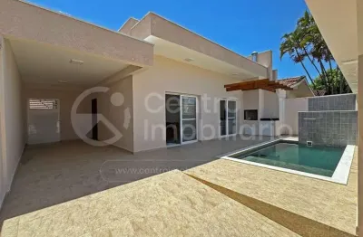 Casa à venda com piscina e 4 quartos em peruíbe, no bairro jardim imperador