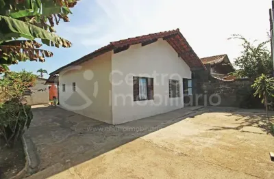 Casa à venda com 2 quartos em peruíbe, no bairro jardim brasil