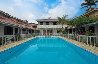 Apartamento à venda com 4 quartos (1 suítes) em peruíbe, no bairro centro