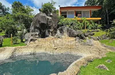 Casa à venda com piscina e 4 quartos em peruíbe, no bairro guarau