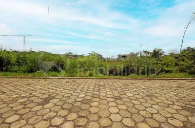 Terreno em condomínio fechado à venda no Bougainvillee V, Peruíbe 