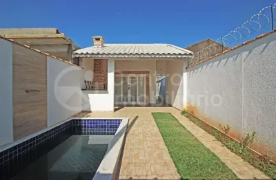 Casa à venda com piscina e 2 quartos em peruíbe, no bairro parque d aville