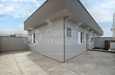 Casa à venda com piscina e 2 quartos em peruíbe, no bairro estancia sao jose