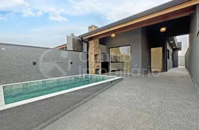 Casa à venda com piscina e 2 quartos em peruíbe, no bairro flora rica