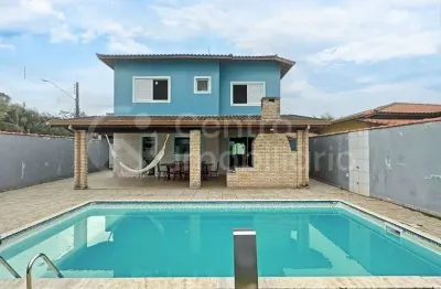 Casa à venda com piscina e 4 quartos em peruíbe, no bairro jardim sao luiz
