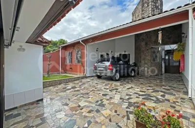 Casa à venda com 3 quartos em peruíbe, no bairro jardim marcia