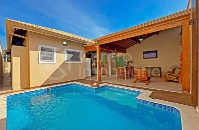 Casa à venda com piscina e 3 quartos em peruíbe, no bairro balneario barra de jangada