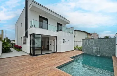 Casa à venda com piscina e 3 quartos em peruíbe, no bairro bougainvillee iv