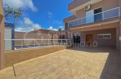 Casa à venda com piscina e 5 quartos em peruíbe, no bairro estancia balnearia convento velho