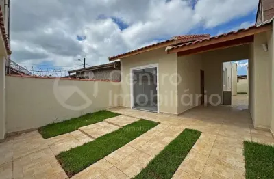 Casa à venda com 3 quartos em peruíbe, no bairro balneario sao joao batista