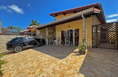 Casa à venda com 3 quartos em peruíbe, no bairro jardim três marias