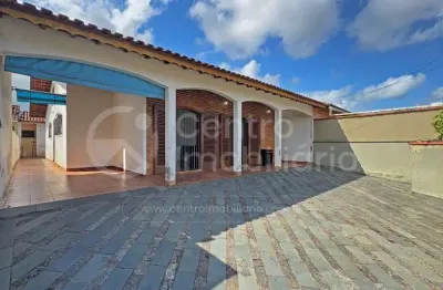 Casa à venda com 3 quartos em peruíbe, no bairro belmira novaes