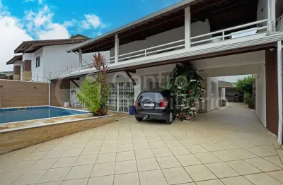 Casa à venda com piscina e 5 quartos em peruíbe, no bairro stella maris