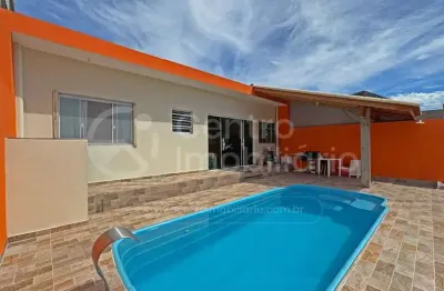 Casa à venda com piscina e 1 quartos em peruíbe, no bairro jardim três marias