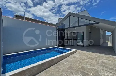Casa à venda com piscina e 2 quartos em peruíbe, no bairro parque d aville