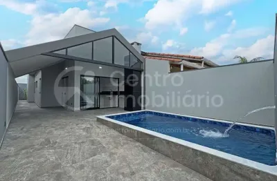 Casa à venda com piscina e 2 quartos em peruíbe, no bairro parque d aville