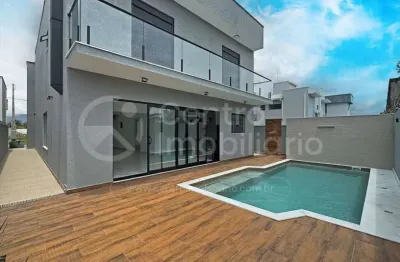 Casa à venda com piscina e 4 quartos em peruíbe, no bairro bougainvillee iv