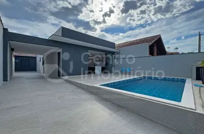 Casa à venda com piscina e 3 quartos em peruíbe, no bairro parque balneario oasis
