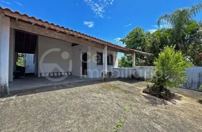 Casa à venda com 2 quartos em peruíbe, no bairro centro
