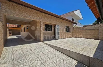 Casa à venda com 3 quartos em peruíbe, no bairro parque balneario oasis