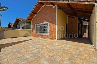 Casa à venda com 3 quartos em peruíbe, no bairro jardim três marias