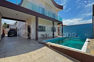 Casa à venda com piscina e 3 quartos em peruíbe, no bairro balneario arpoador