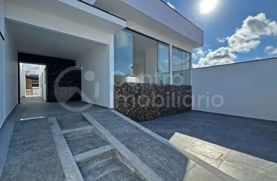 Casa à venda com piscina e 3 quartos em peruíbe, no bairro balneario sambura