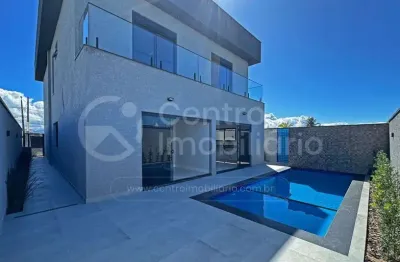 Casa à venda com piscina e 4 quartos em peruíbe, no bairro residencial flora rica