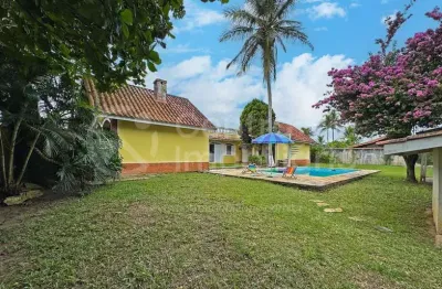 Casa à venda com piscina e 3 quartos em peruíbe, no bairro cidade nova peruíbe