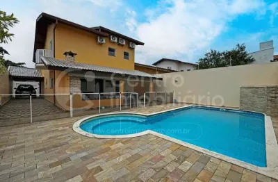 Casa à venda com piscina e 5 quartos em peruíbe, no bairro cidade nova peruíbe