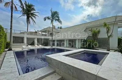 Casa à venda com piscina e 4 quartos em peruíbe, no bairro bougainvillee i