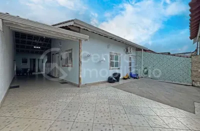 Casa com 2 quartos à venda no jardim Somar, Peruíbe 