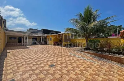 Casa à venda com 2 quartos em peruíbe, no bairro jardim veneza