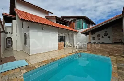 Casa à venda com piscina e 4 quartos em peruíbe, no bairro balneário casa blanca
