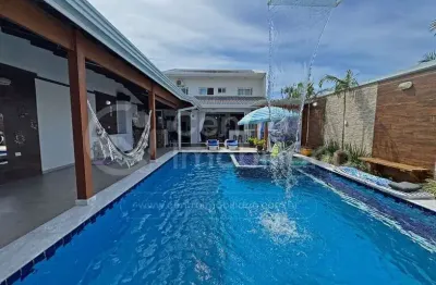 Casa à venda com piscina e 3 quartos em peruíbe, no bairro parque balneario oasis
