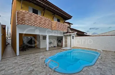 Casa à venda com piscina e 4 quartos em peruíbe, no bairro jardim marcia