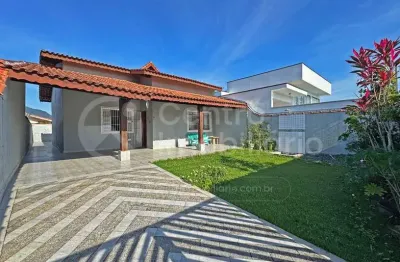Casa à venda com 2 quartos em peruíbe, no bairro balneario sambura