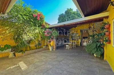 Casa à venda com 3 quartos em peruíbe, no bairro centro