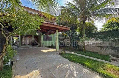 Casa à venda com 3 quartos em peruíbe, no bairro centro