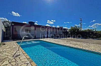 Casa à venda com piscina e 5 quartos em peruíbe, no bairro santa anna