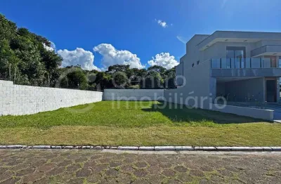 Terreno em condomínio fechado à venda no Bougainvillee IV, Peruíbe 