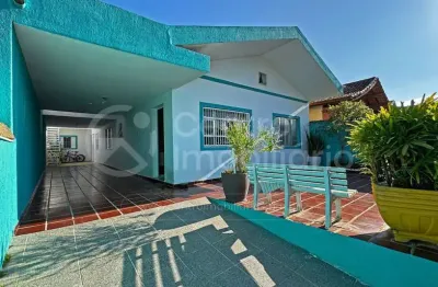 Casa à venda com 3 quartos em peruíbe, no bairro jardim três marias