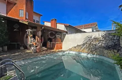 Casa à venda com piscina e 4 quartos em peruíbe, no bairro balneario josedy