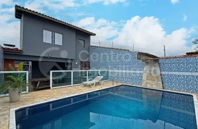 Casa à venda com piscina e 2 quartos em peruíbe, no bairro jardim somar
