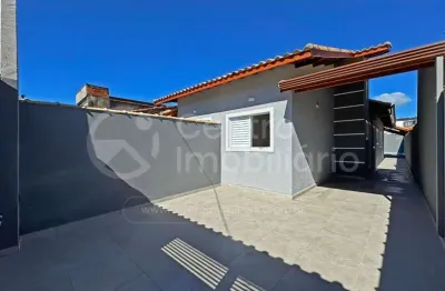 Casa à venda com piscina e 2 quartos em peruíbe, no bairro balneario josedy