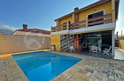 Casa à venda com piscina e 4 quartos em peruíbe, no bairro stella maris
