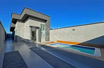 Casa à venda com piscina e 3 quartos em peruíbe, no bairro estancia dos eucaliptos